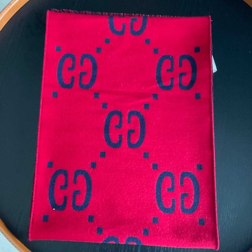 NEW GUCCI Scarf